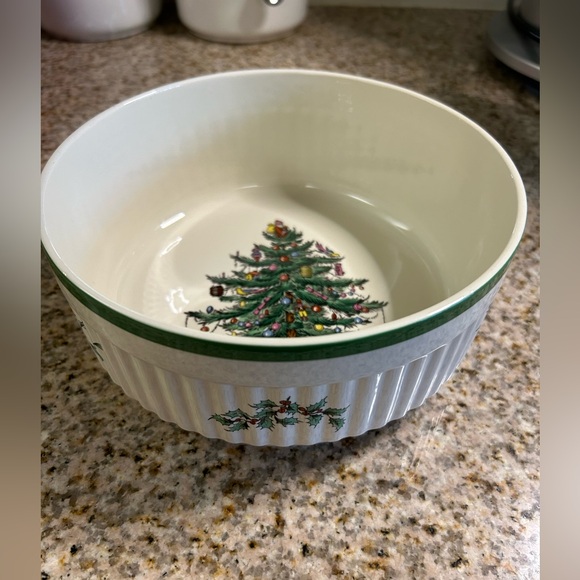 Spode Christmas Treee Imperial Cookware. 
Oven to Table 7.25” serving bowl. - Picture 3 of 4